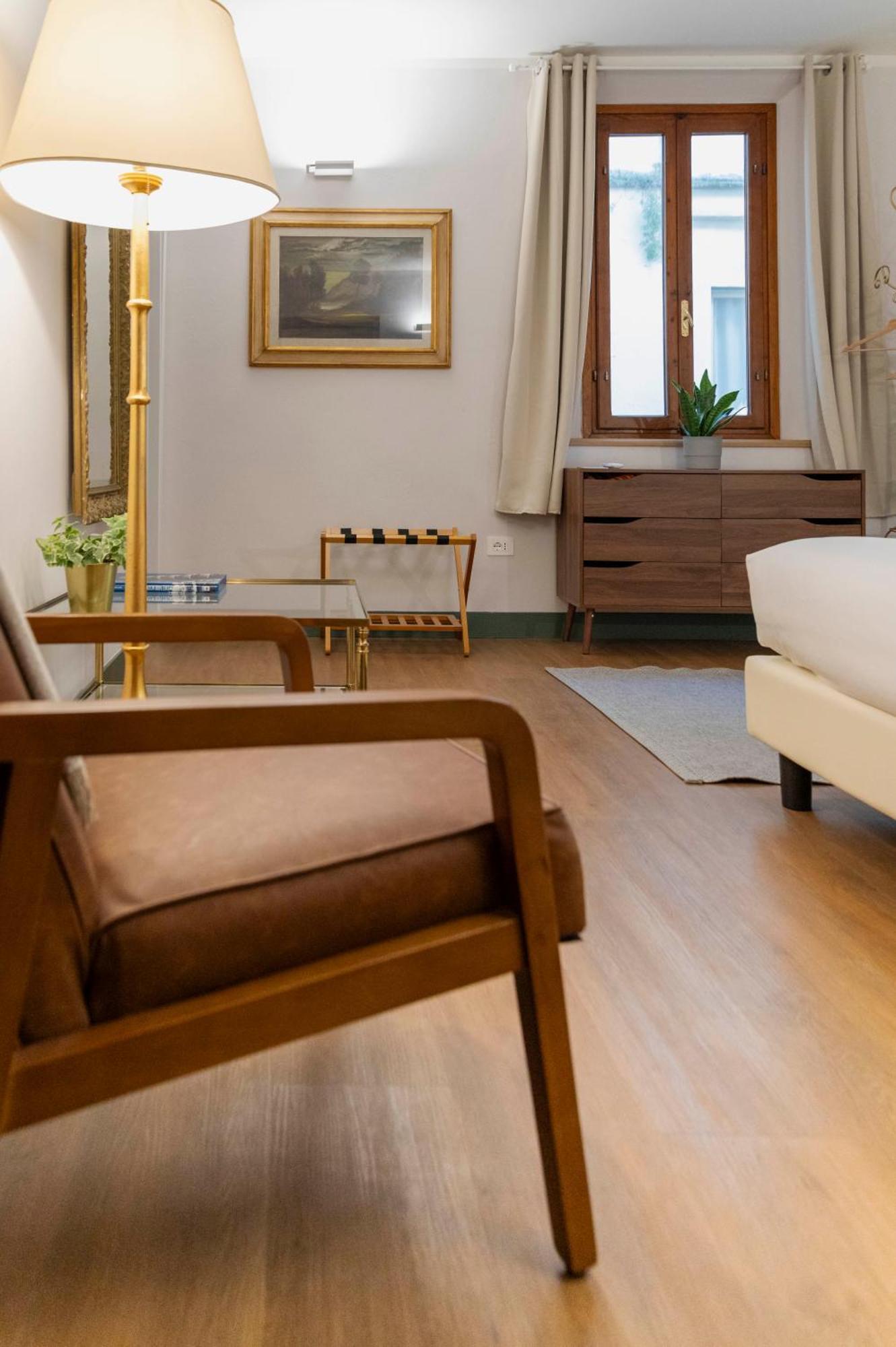 Zanobi 45 * Florencia